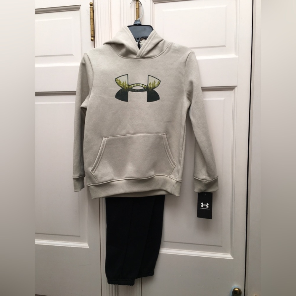 Under Armour Sweatsuit